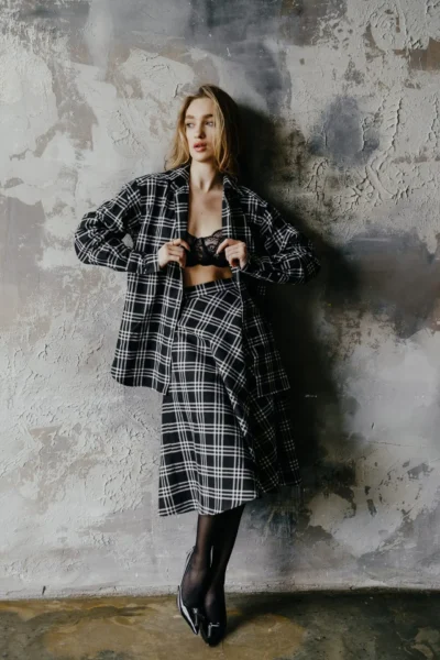 Картата міді-спідниця