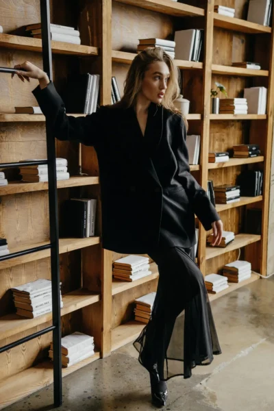 Чорна спідниця з клинами